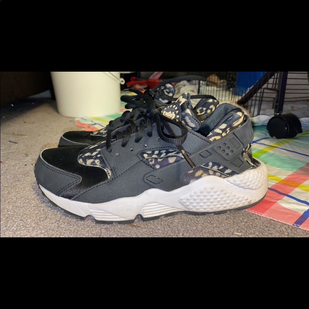Nike leopard haurache shoes